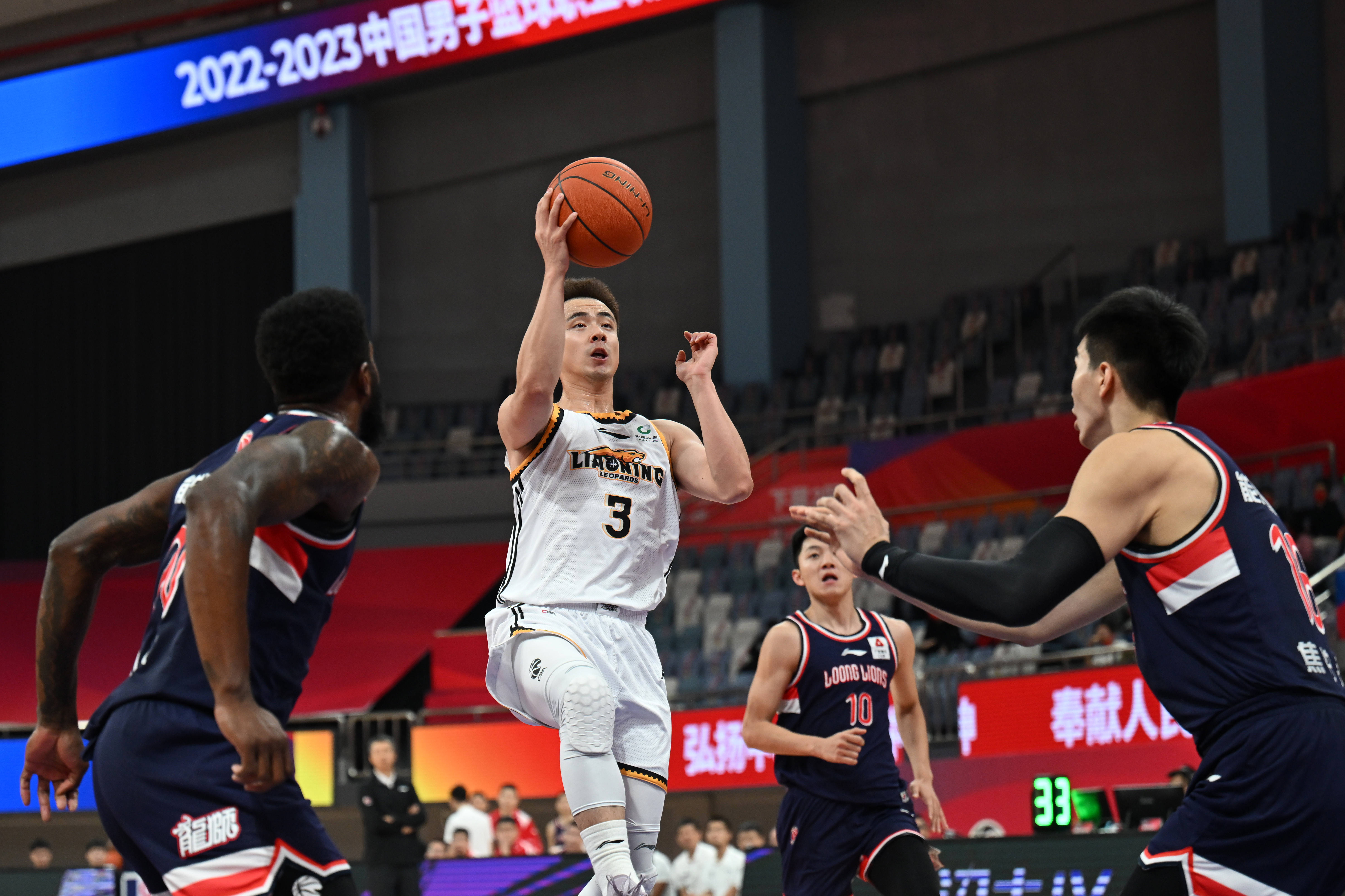 冲刺阶段社区盾焦点战,辽宁本钢强势反弹,压力陡增,阵容厚度经受考验 冲刺阶段社区盾焦点战,辽宁本钢强势反弹,压力陡增,阵容厚度经受考验