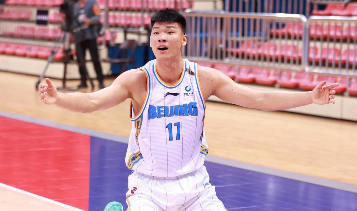 关于CBA常规赛今晨走向成谜；巴塞罗那内部沟通；态度坚定；资深球员宣示担当的信息